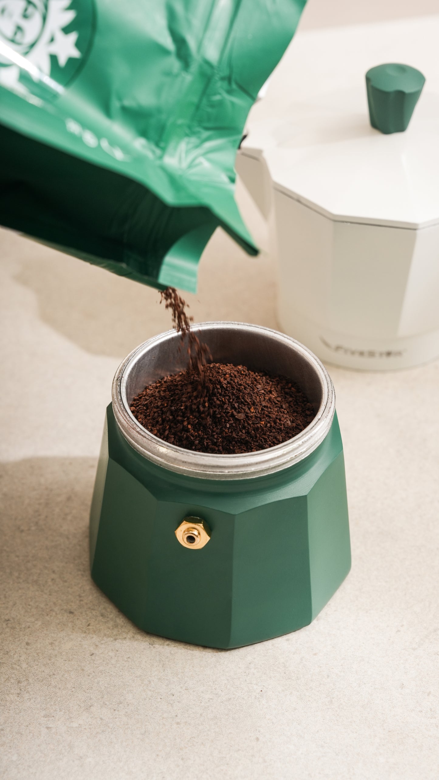 MOKA POT GREEN & WHITE 3-CUP (6 ounces)