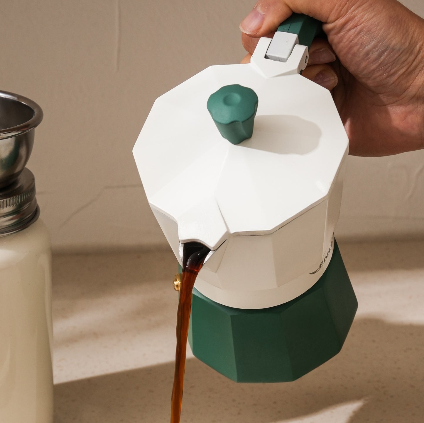 MOKA POT GREEN & WHITE 3-CUP (6 ounces)